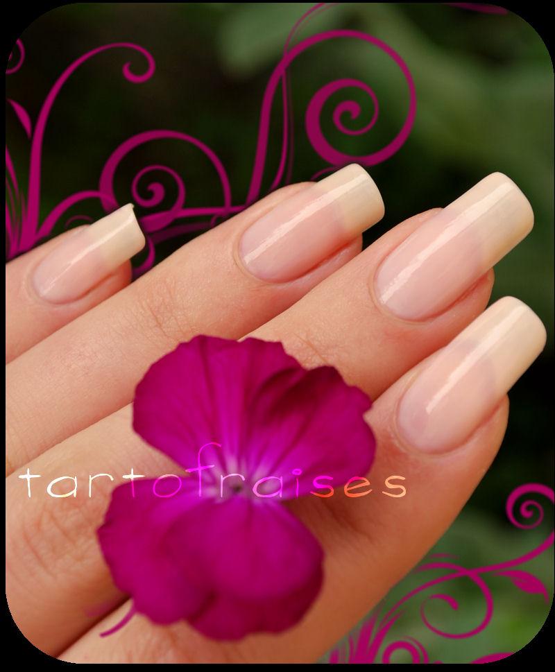 http://tartofraises.nailblogs.net/vernis/cchowsweet/color%20club%20how%20sweet%20it%20is%20016.JPG