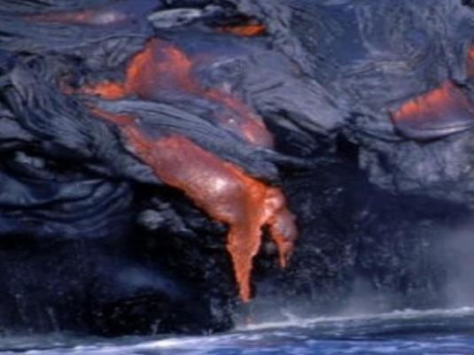 Le volcan Kilauea, Hawaï, en alerte orange et sous surveillance.