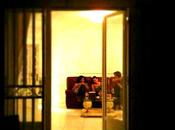 C’est maison étrange. Plantée caillasse qui...