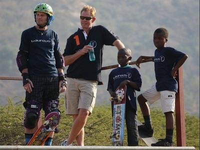 SKATEBOARD LEGEND TONY HAWK PRESENTS NEW ‘HALF-PIPE’ TO SOUTH AFRICAN CHILDREN