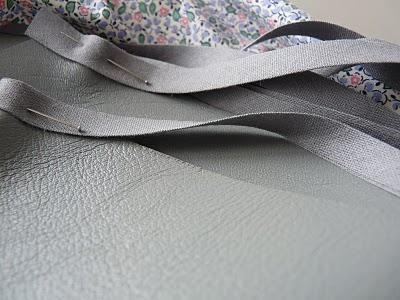 [Les dessous] 09/06Petite pause couture pour vous montrer...