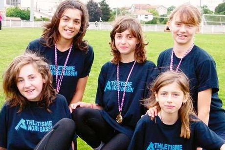  Les cinq benjamines à l'issue des championnats. . PHOTO C. E. 