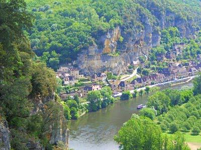 Beynac-et-Cazenac..La Roque-Gageac..