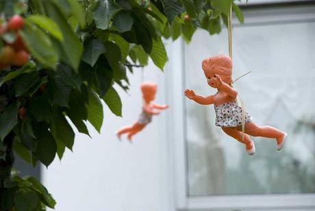 Epouvantables poupées ! http://farm5.static.flickr.com/4032/4692796330_a6eeeaf18b_b.jpg