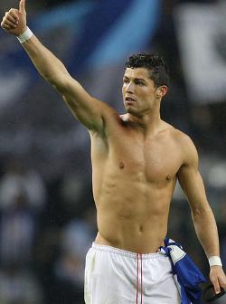 Le très sexy Cristiano Ronaldo en pleine action !