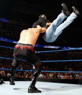 Kane intervient lors du combat Big Show Vs CM Punk