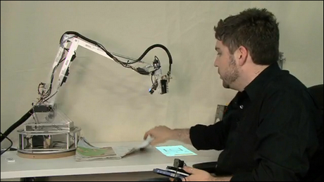 Un élève du MIT conçoit un la LuminAR ! Un Ordina-lampe…