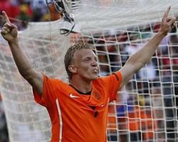 Groupe E : victoire des Pays-Bas 2 buts à 0 contre le Danemark