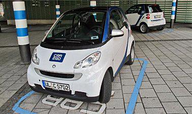 Les-Smart-de-Car2Go-peuvent--ecirc-tre-emprunt-eacute-es-e.jpeg
