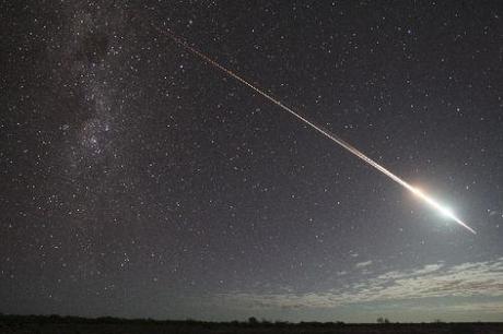 Hayabusa traverse le ciel d'Australie