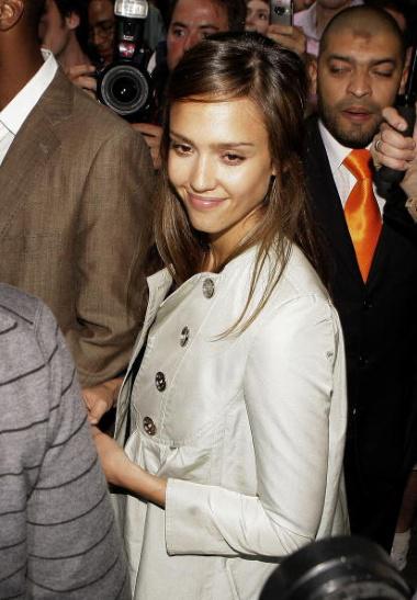 PARIS - JULY 05:  Jessica Alba leaves the Hyatt hotel on July 05, 2007, in Paris, France.  (Photo by Francois Durand/Getty Images)