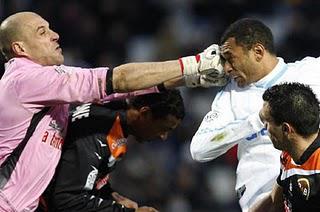 La mise aux poings !!!