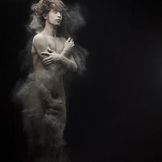 Dust // Olivier Valsecchi