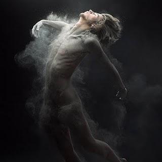 Dust // Olivier Valsecchi