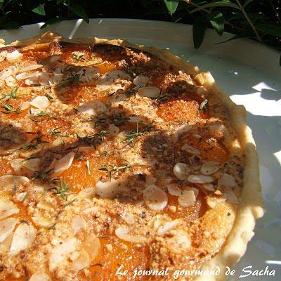 Tarte aux abricots , amandes,  miel et thym  et .. La confiture d'abricots  à l'amande amère