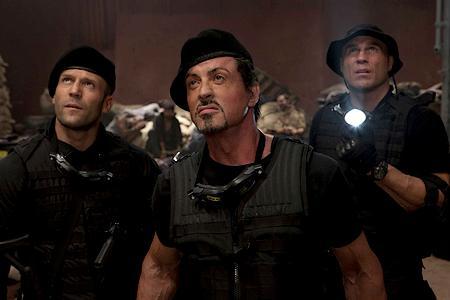The Expendables : 1 affiche + 6 vidéos + 42 images !!! the-expendables
