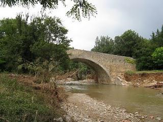 Inondations: Le pont sur la Florieye.