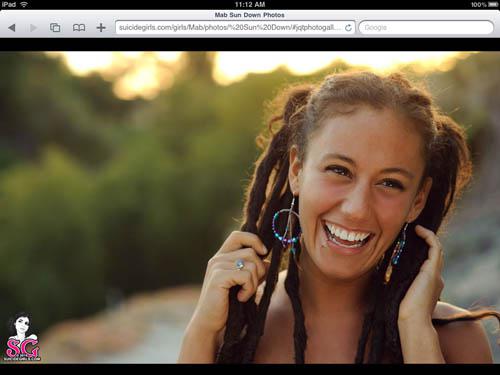 suicide girl sg ipad2 Suicide Girls débarque sur iPad