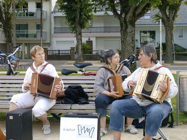 MUSIQUES AU BORD DE l'EAU