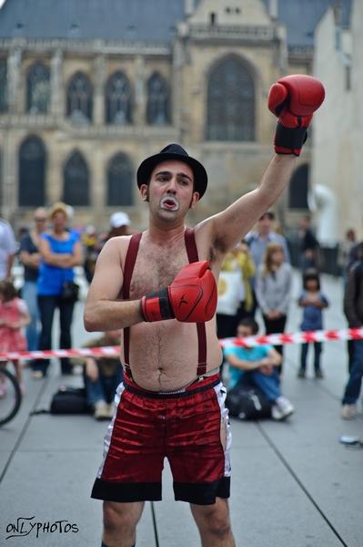 clown-boxeur-beaubourg01