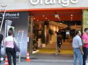 iPhone première file d’attente Champs Elysées