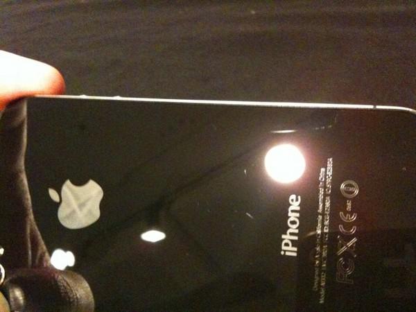 La coque de l’iPhone 4 facilement rayable ?