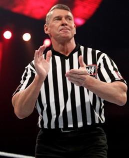 Vincent McMahon arbitre de la revanche Cena Vs Sheamus