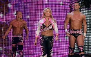 Natalya et La Hart Dynasty à Raw