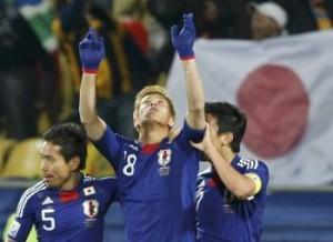 honda-est-aux-anges-il-vient-d-inscrire-le-premier-but-de-so Le Japon débridé