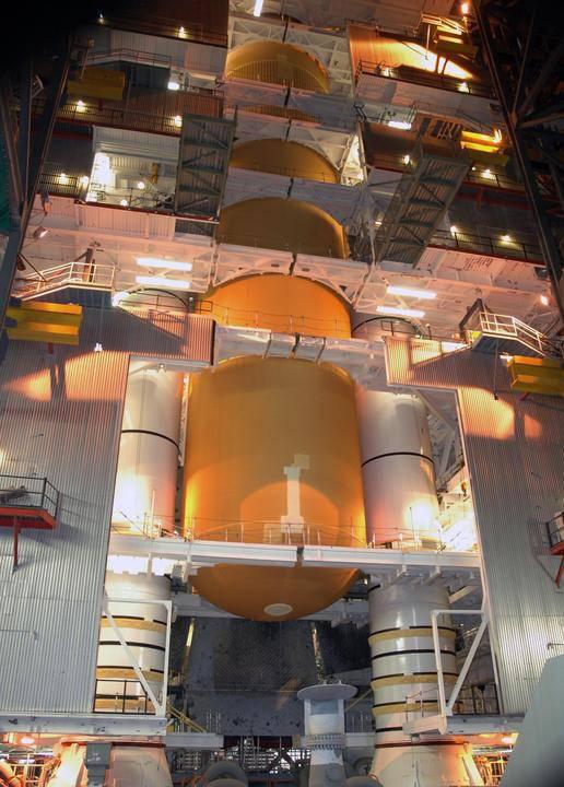 Comment la NASA prépare la navette Discovery au lancement