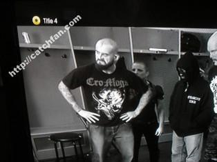 CM Punk la tête rasée sans masque