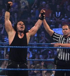 Matt Hardy remporte son combat face à Drew McIntyre