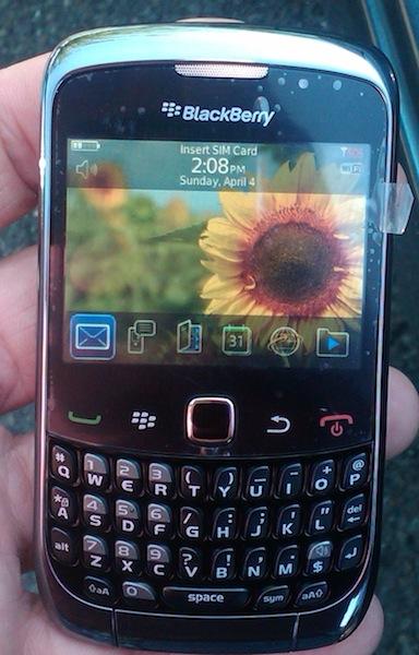 blackberry curve 93001 Blackberry Curve 9300 : photo et vidéo (prototype)