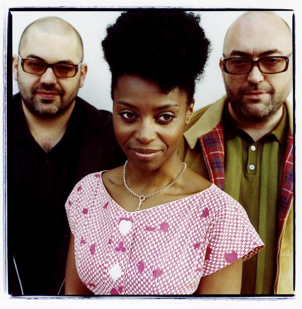 Morcheeba: Even Though (Surfing Leons Afternoon Remix) - MP3
Le...