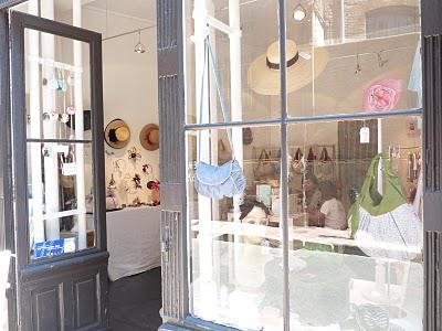 [Bye bye la galerie] 27/06 Charlotte et ses chapeauxMélop...