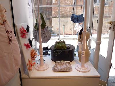 [Bye bye la galerie] 27/06 Charlotte et ses chapeauxMélop...