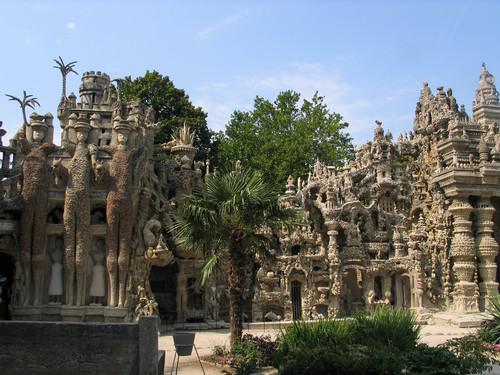 16 sites insolites à visiter en France