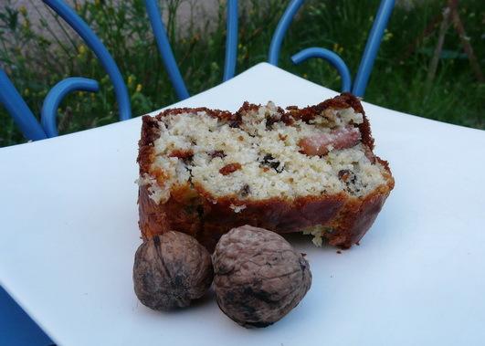 cake-aux-noix--roquefort-et-lardons-fumes-copie-1.jpg