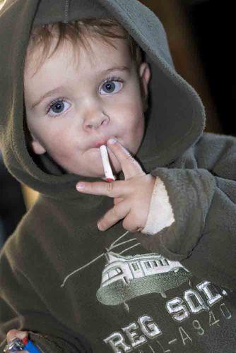 W-enfant-fume