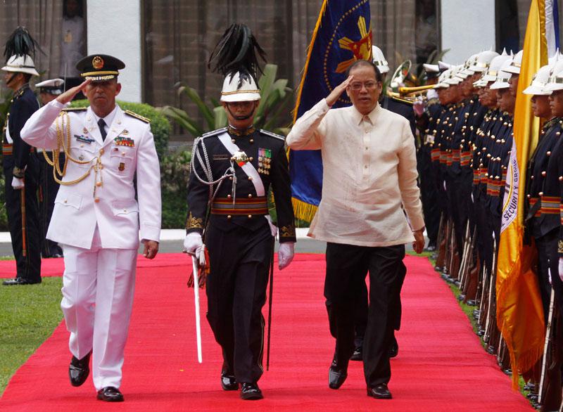 Le 30 juin, le nouveau président philippin Benigno Aquino arrive au palais présidentiel de Malacanang à Manille pour sa prestation de serment. Il a remporté largement le 10 mai dernier l'élection présidentielle aux dépens de l'ancien président Joseph Estrada.