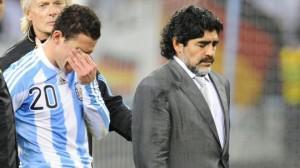 maradona triste1 300x168 Maradona: la plus difficile défaite de ma vie 