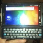 Smartphone Android HTC Vision avec clavier physique en photos