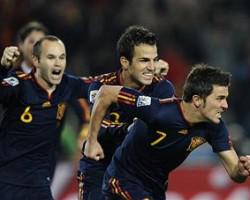 Quarts de finale : victoire de l’Espagne 1 but à 0 contre le Paraguay grâce à David Villa, les Espagnols qualifiés pour les demi-finales