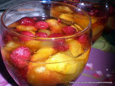 Frutas frescas en burbujas / Fruits rafraichis aux bulles