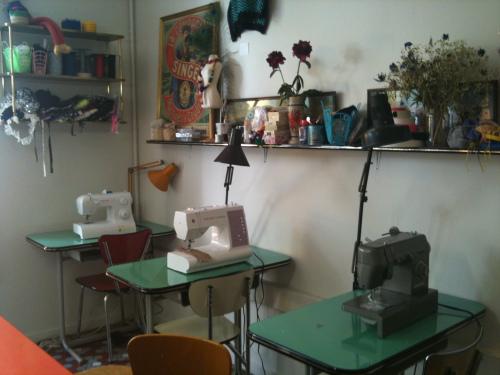 Café couture Sweat Shop à Paris : cours de couture et tricot, location de machines