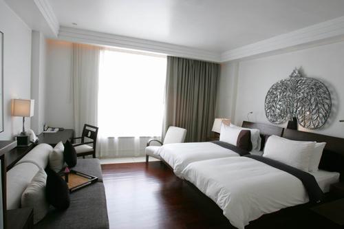 hotel-de-la-paix-cambodge