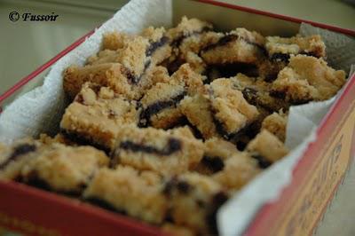 Petits carrés gourmands à la confiture de cassis