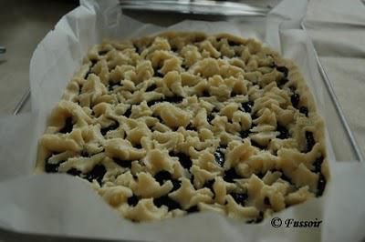 Petits carrés gourmands à la confiture de cassis