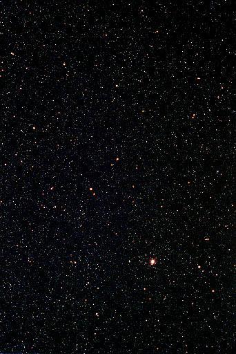 Arcturus, visible en bas de la constellation du Bouvier