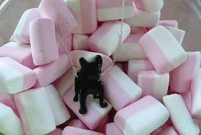 There is a mouse in my candies...